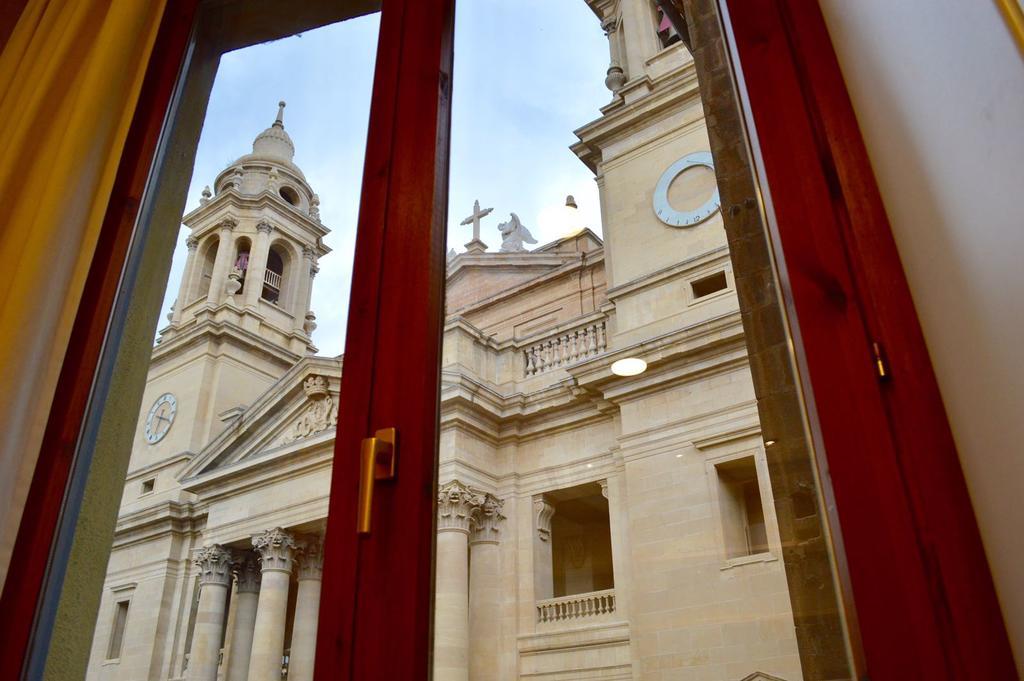 Top Apartment Frente A La Catedral Pamplona Dış mekan fotoğraf